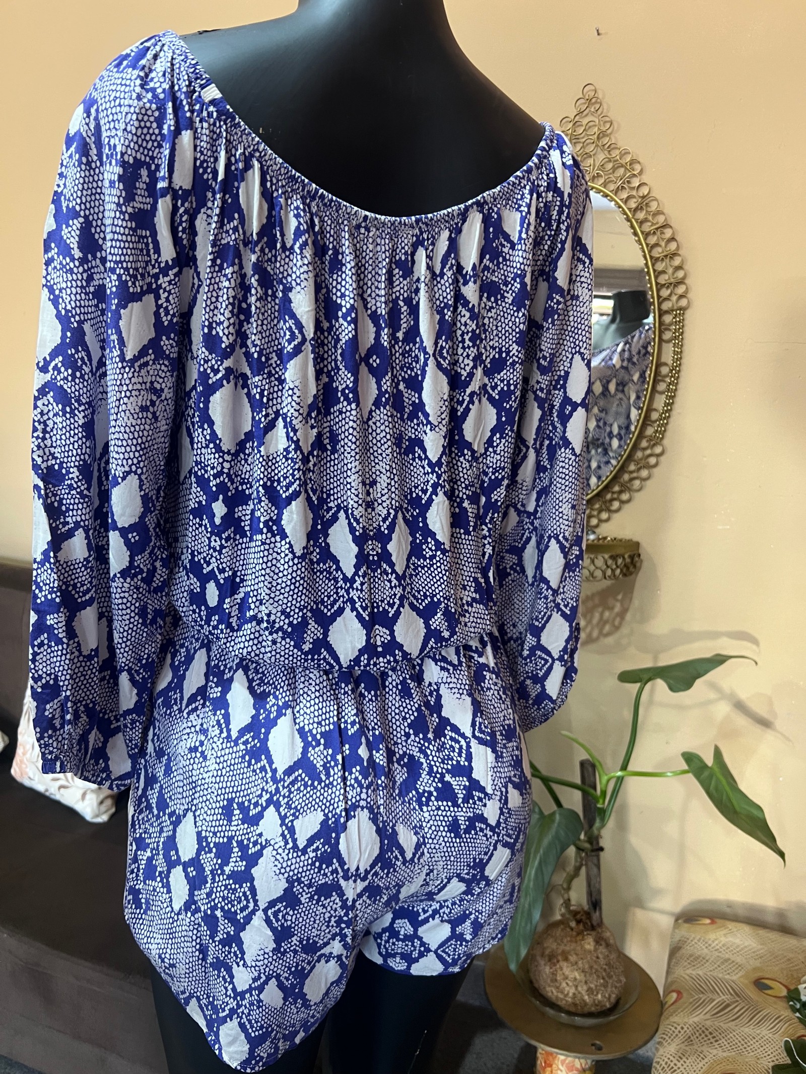 Mono Corto Estampado Serpiente Azul y Blanco - Talle G⁠ - 2