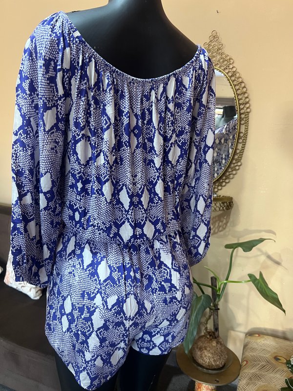 Mono Corto Estampado Serpiente Azul y Blanco - Talle G⁠