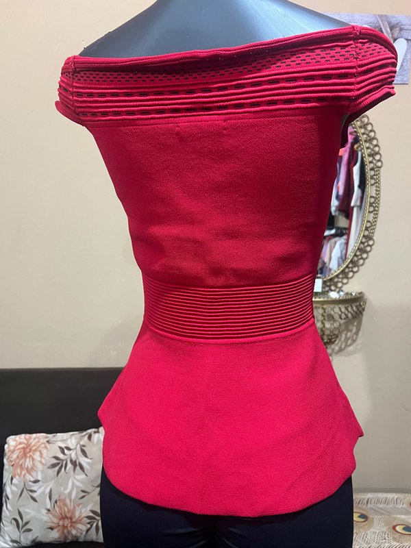 Blusa Péplum Rojo Pasión Off-Shoulder - Talle M