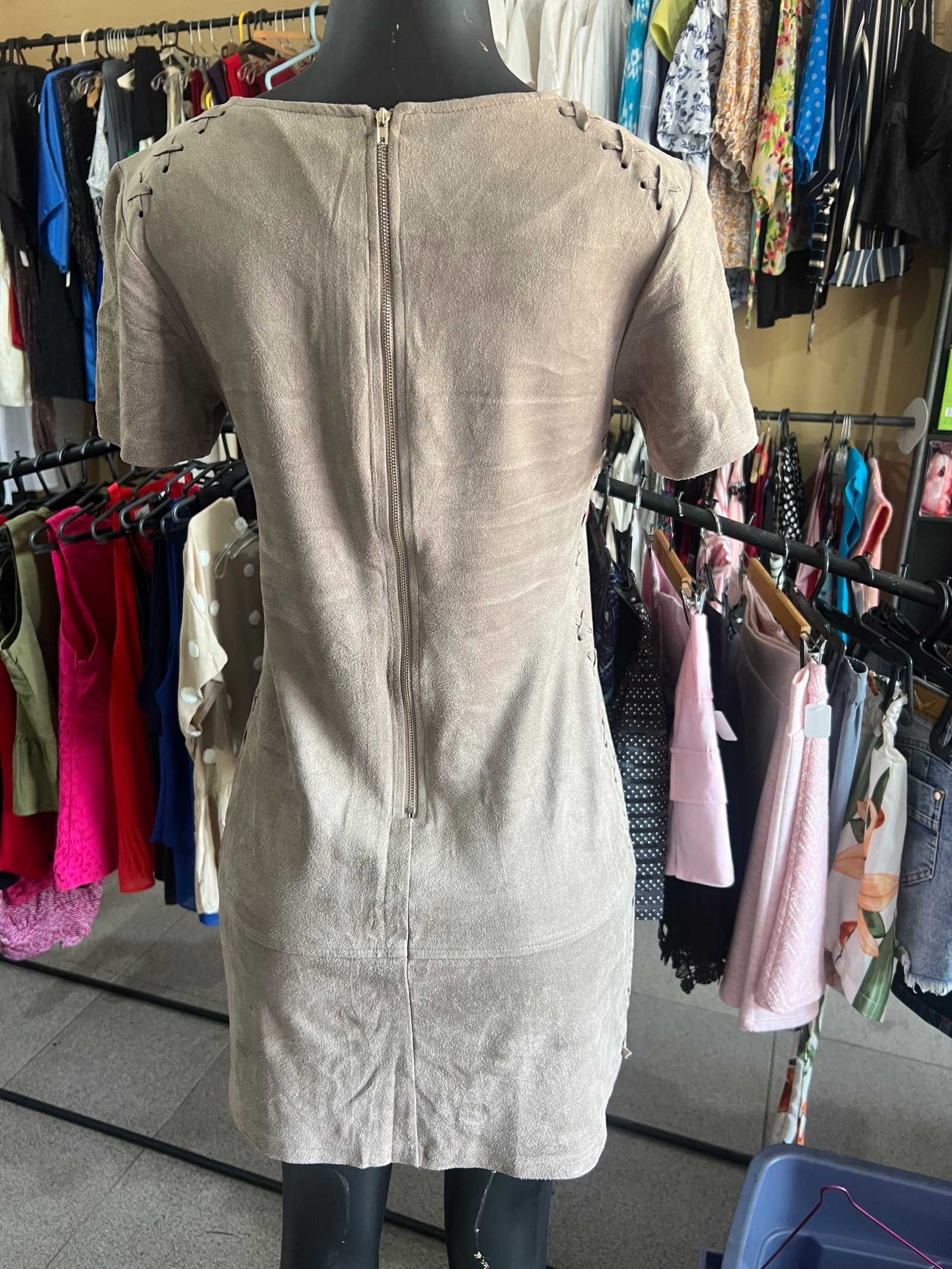Vestido Corto Gamuzado Design Lab con Detalle Encordado - Talle P⁠ - 2