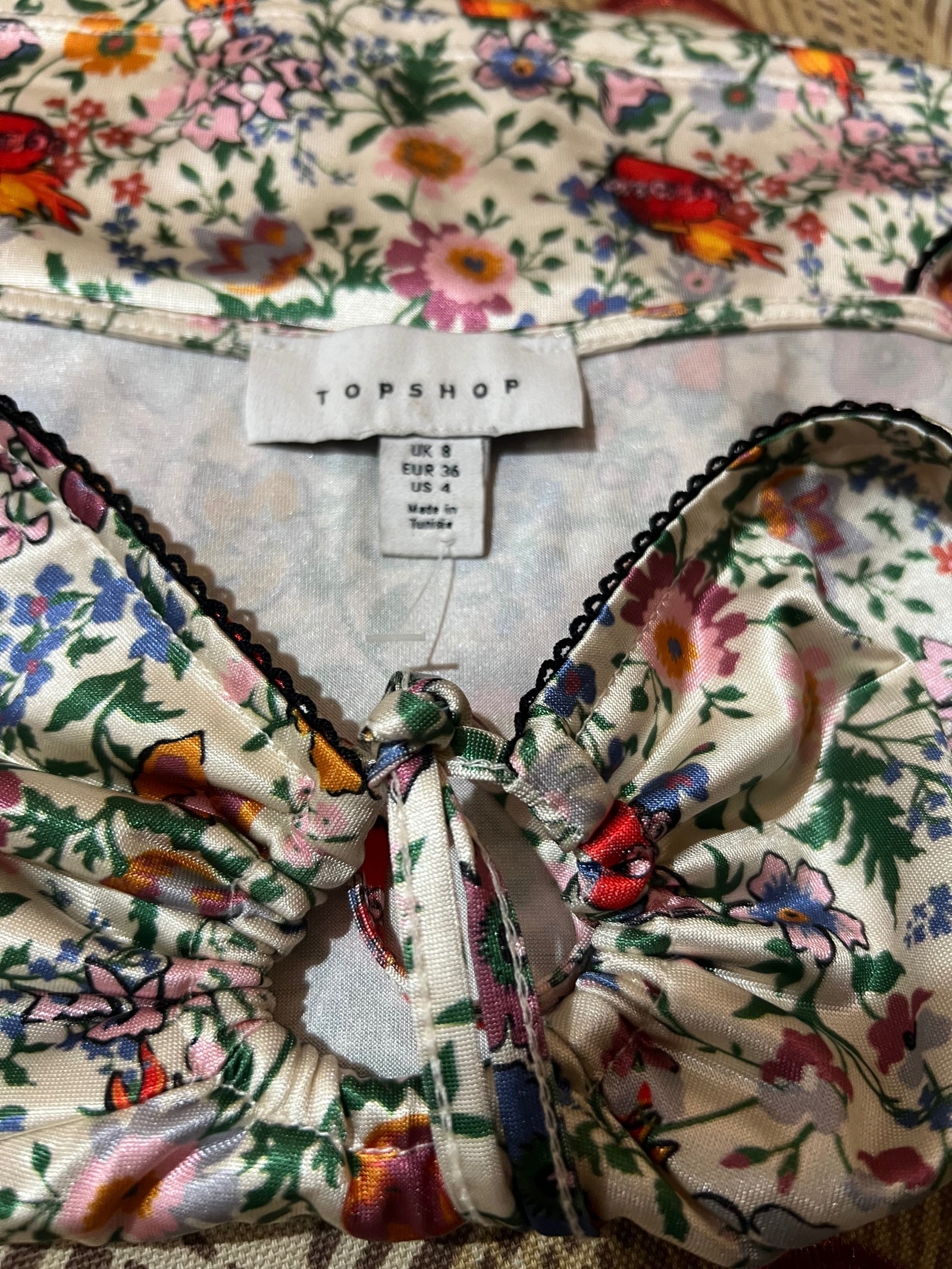 Top floral de tirantes con frunce y lazo frontal - 4