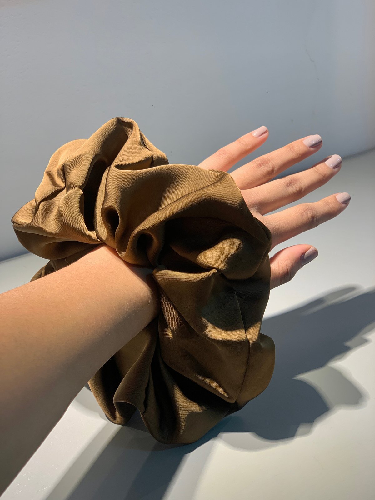 Scrunchie grande marrón - 2