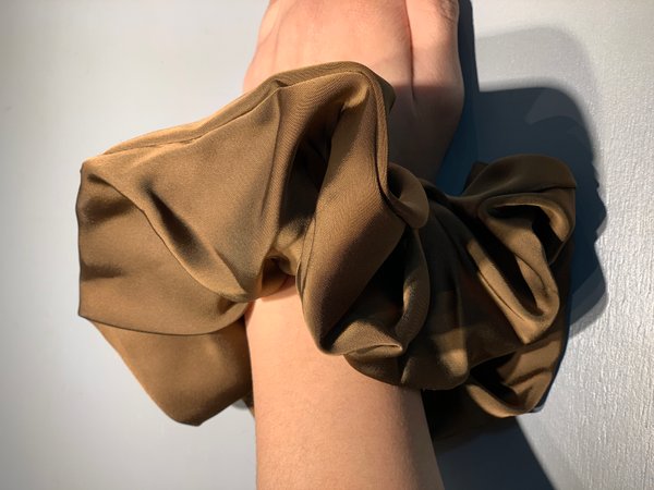 Scrunchie grande marrón