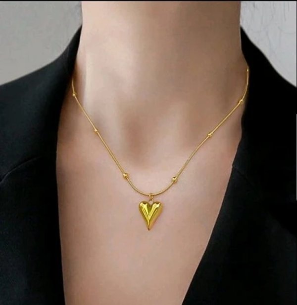 Cadena corazón moderno de acero inoxidable chapado en oro 18K