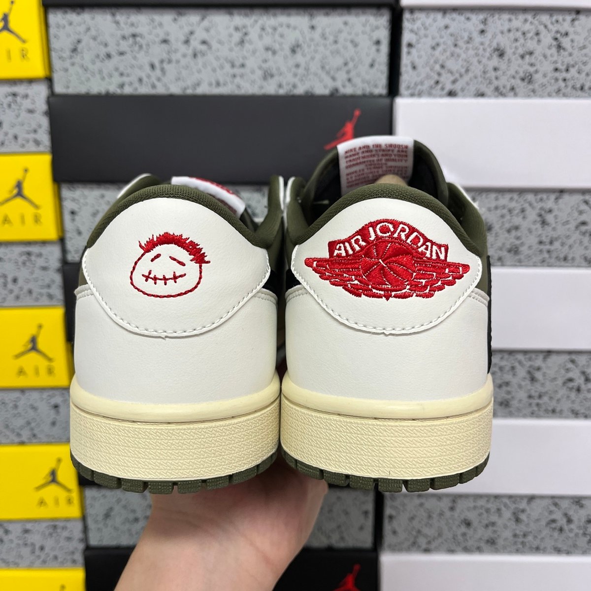 Air Jordan 1 Low x Travis Scott - 6