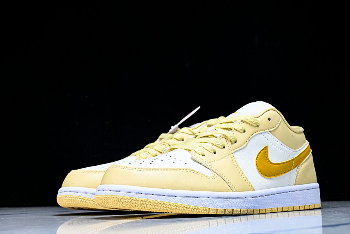 AIR JORDAN 1 LOW  - 3