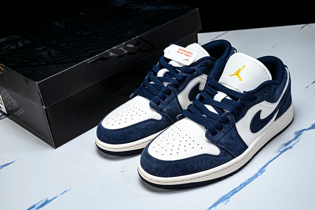 AIR JORDAN 1 LOW - 7