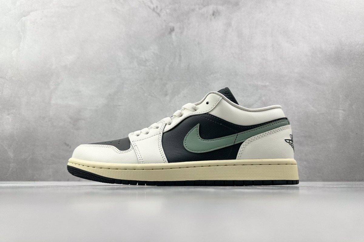 Air Jordan 1 Low 