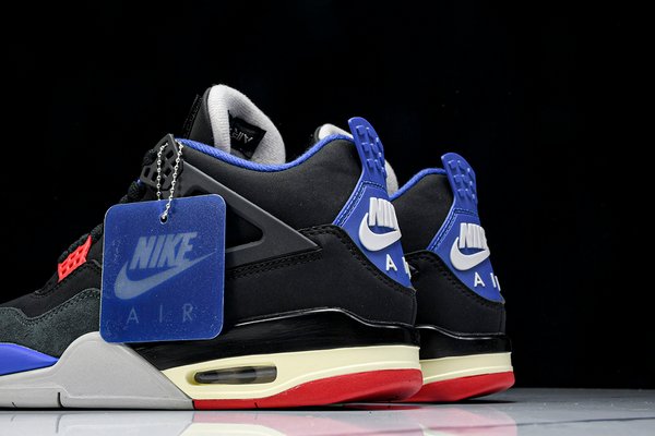 AIR JORDAN 4 
