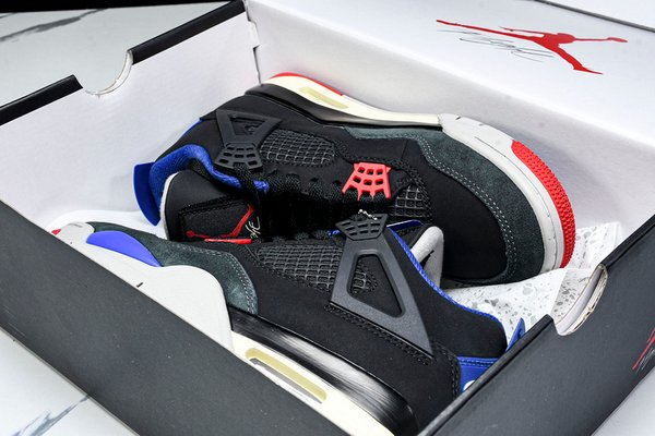 AIR JORDAN 4 