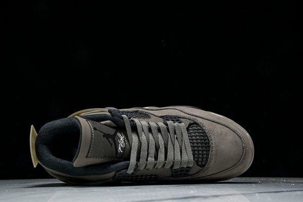 AIR JORDAN 4 