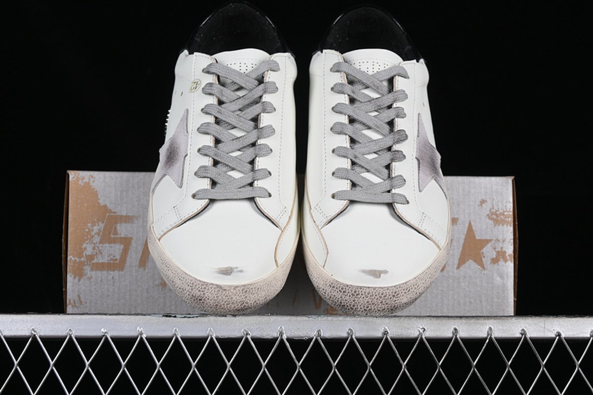 GOLDEN GOOSE - 3