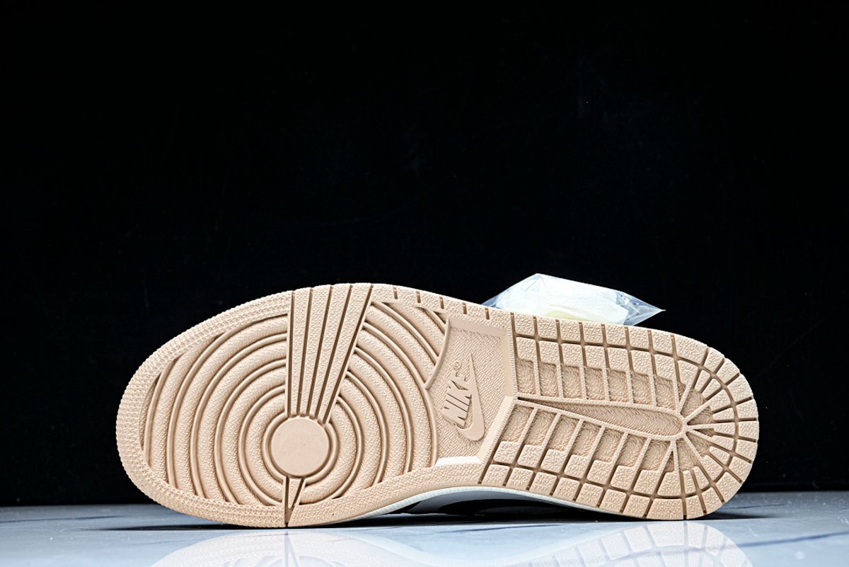 AIR JORDAN 1 HIGH - 4