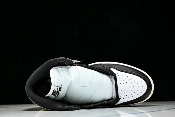 AIR JORDAN 1 HIGH