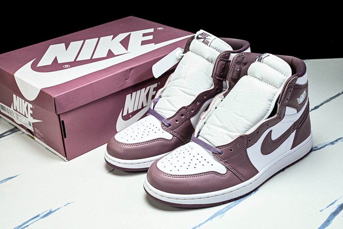 AIR JORDAN 1 HIGH - 7