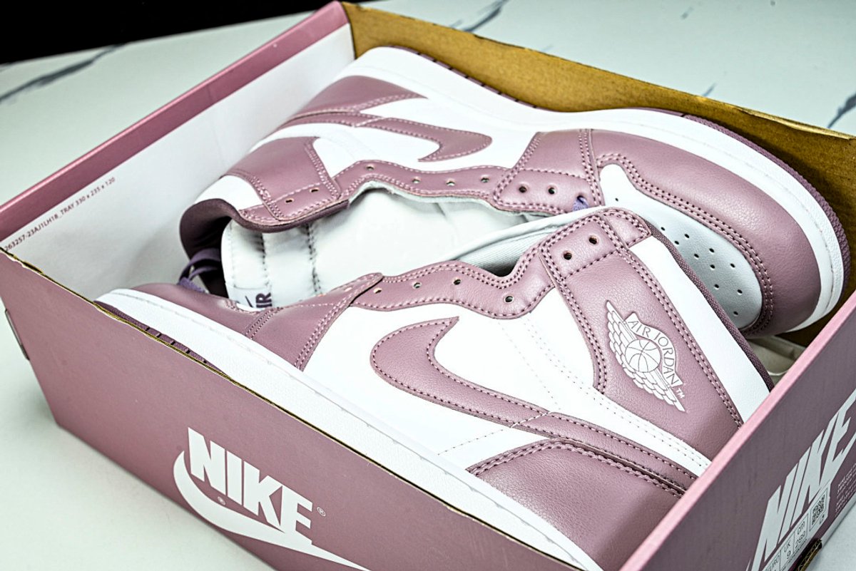 AIR JORDAN 1 HIGH - 8