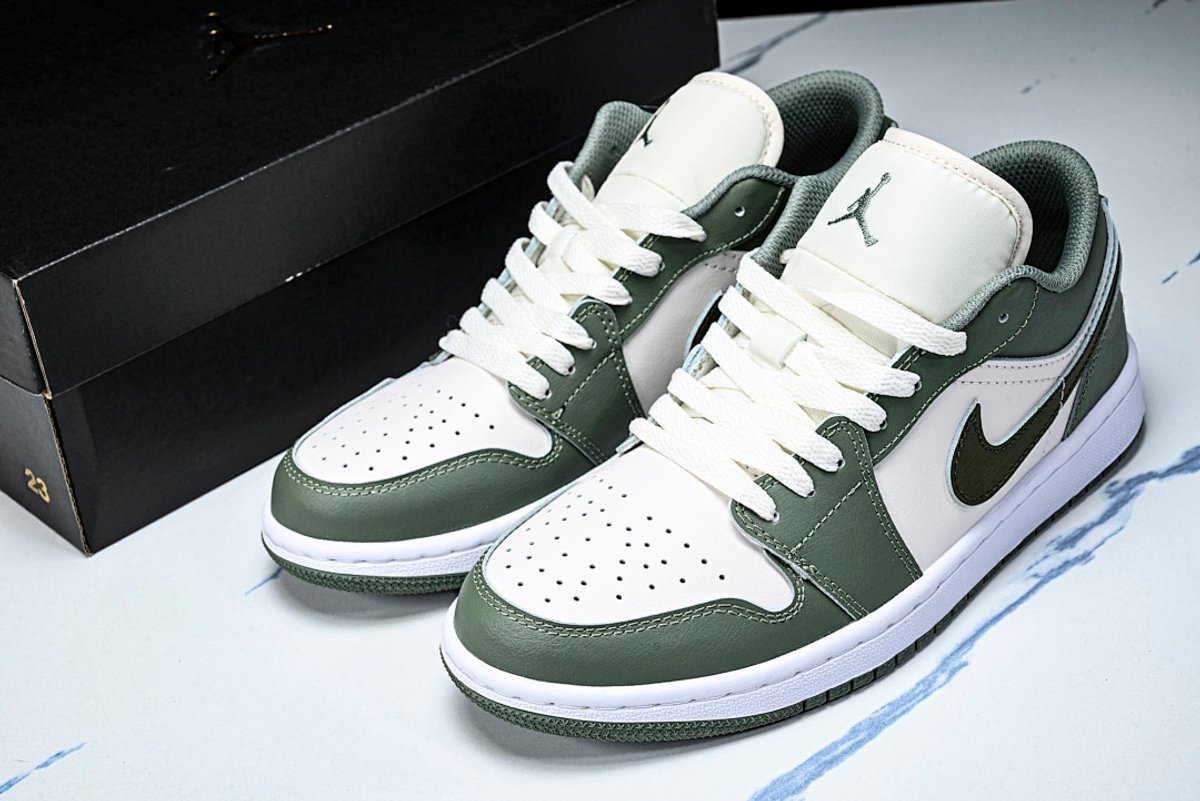 AIR JORDAN 1 LOW - 7