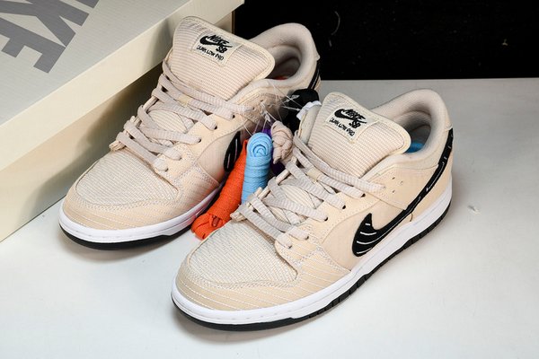 NIKE SB DUNK LOW x ALBINO PRETO 