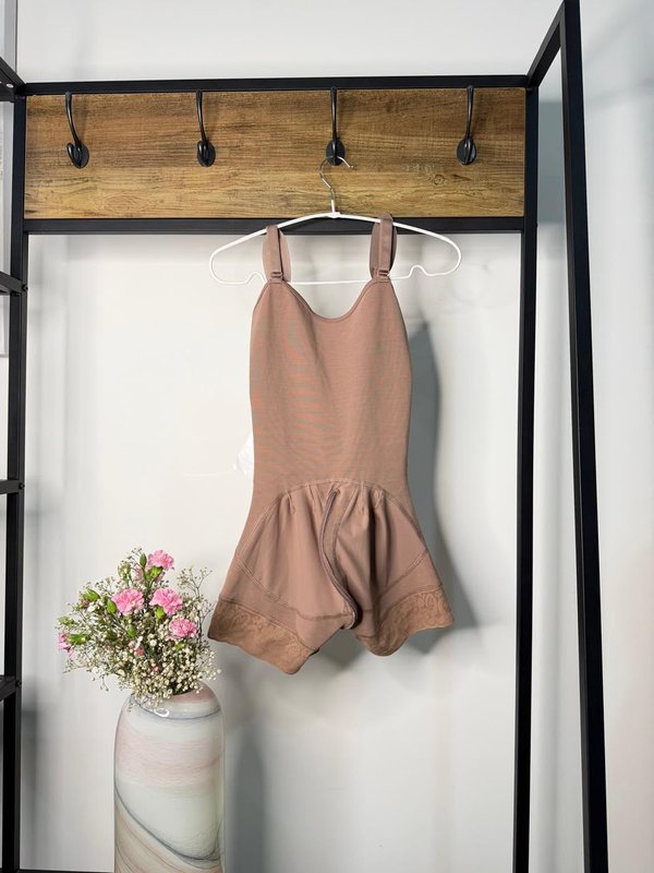 FAJA SHORT BROCHE FIT