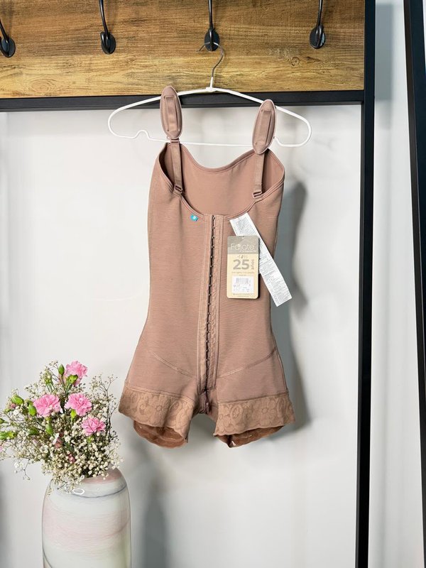 FAJA SHORT BROCHE FIT