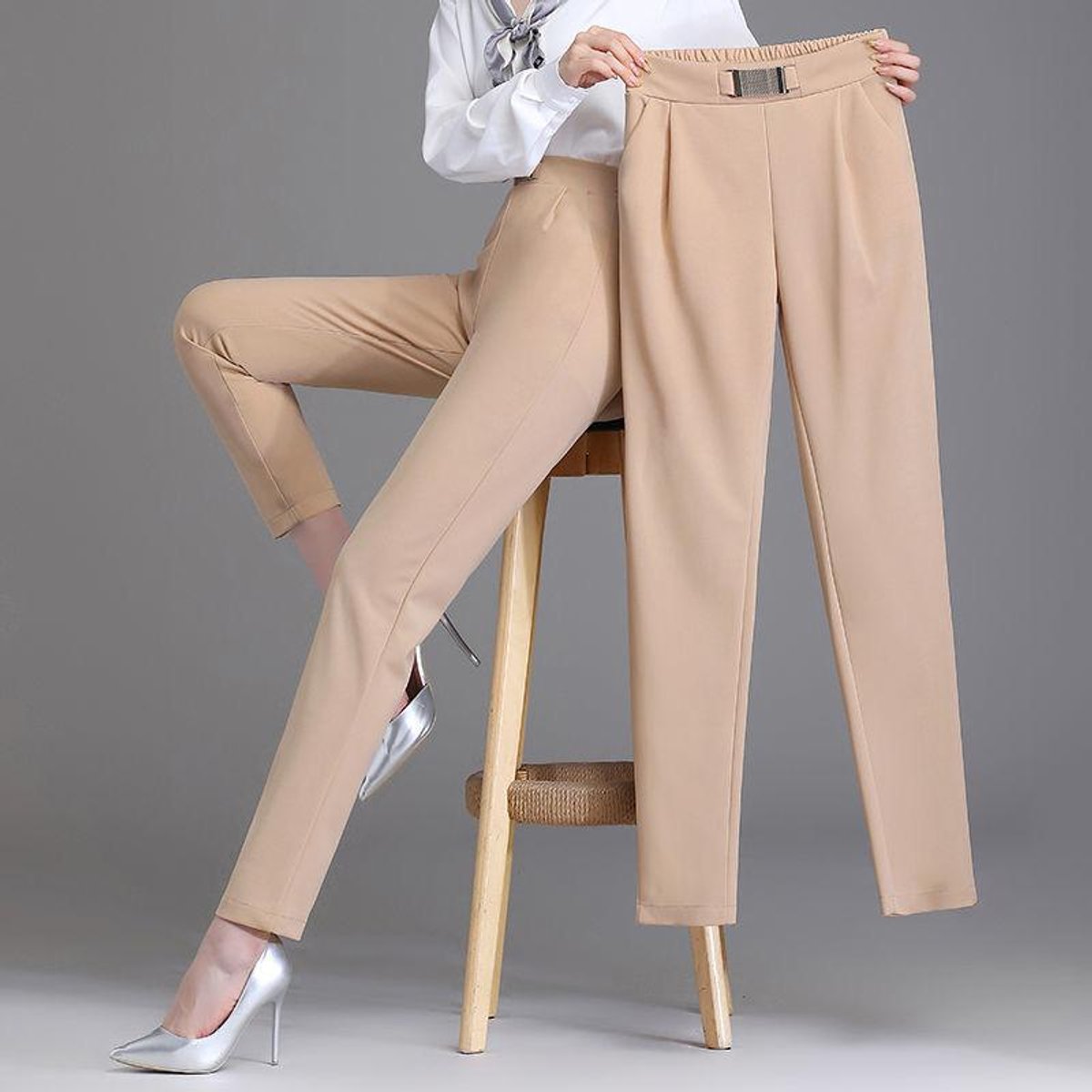 Pantalón elegante color crema