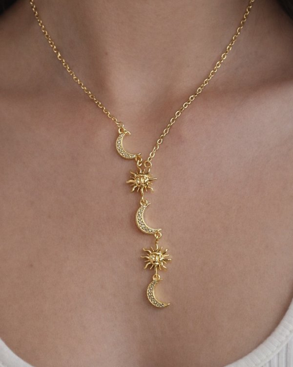 Collar moon