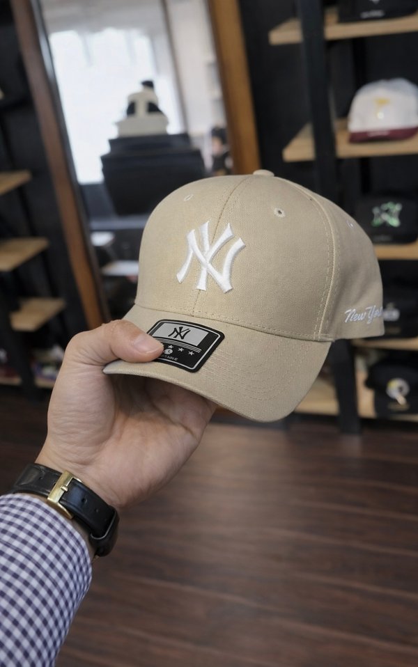 Gorra NY Crema