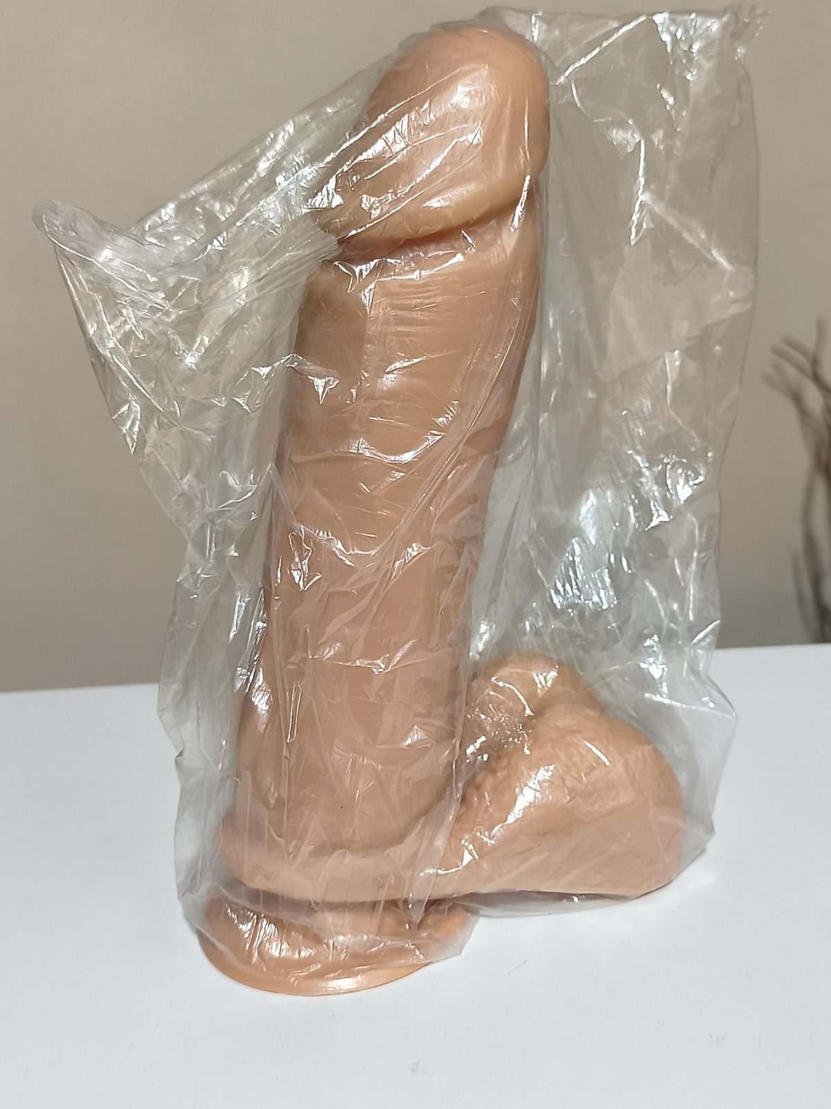 Protesis con escroto y ventosa / consolador 