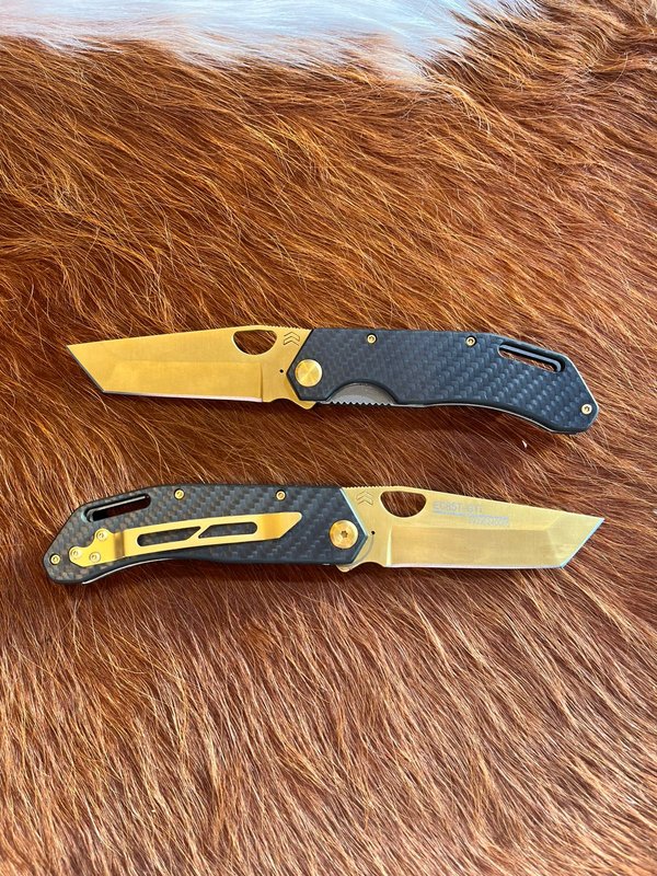 Navaja Cimo Eclipse Gold Titanium Fibra de Carbono con Clip EC85T-GTI