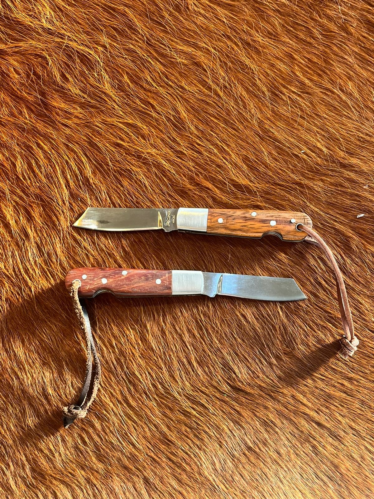 Navaja Cimo Inox - Mango con Cordon de Cuero e Vaina 21/3