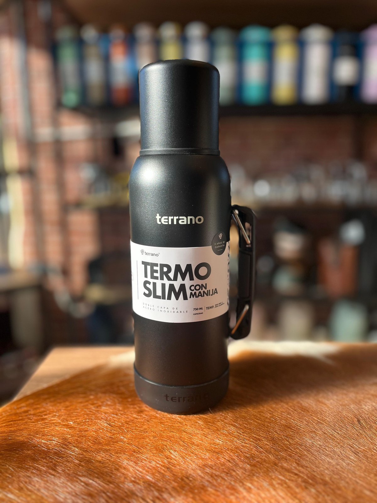 TERMO NEW SLIM C/ MANIJA + BOTA NEGRA