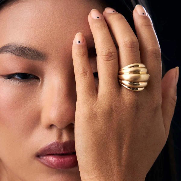 Anillo Abaulado curvo acetinado