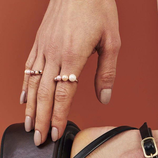 Anillo con perlas shell 