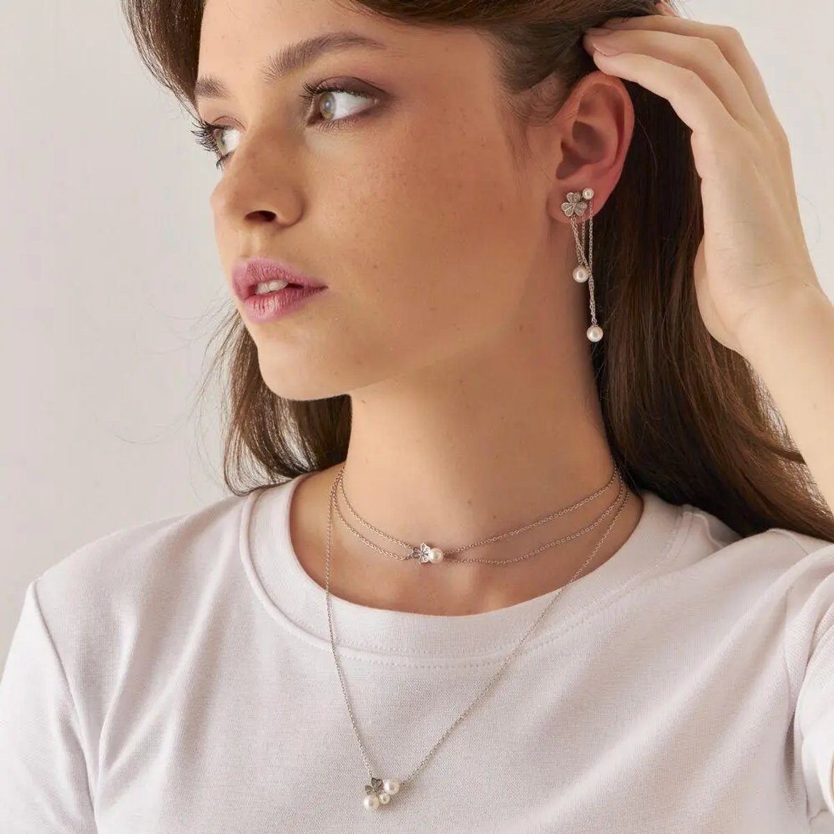 Aro Ear Line de flor con perlas