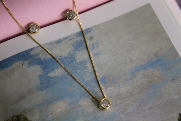 Conjunto Redondo con Zirconea