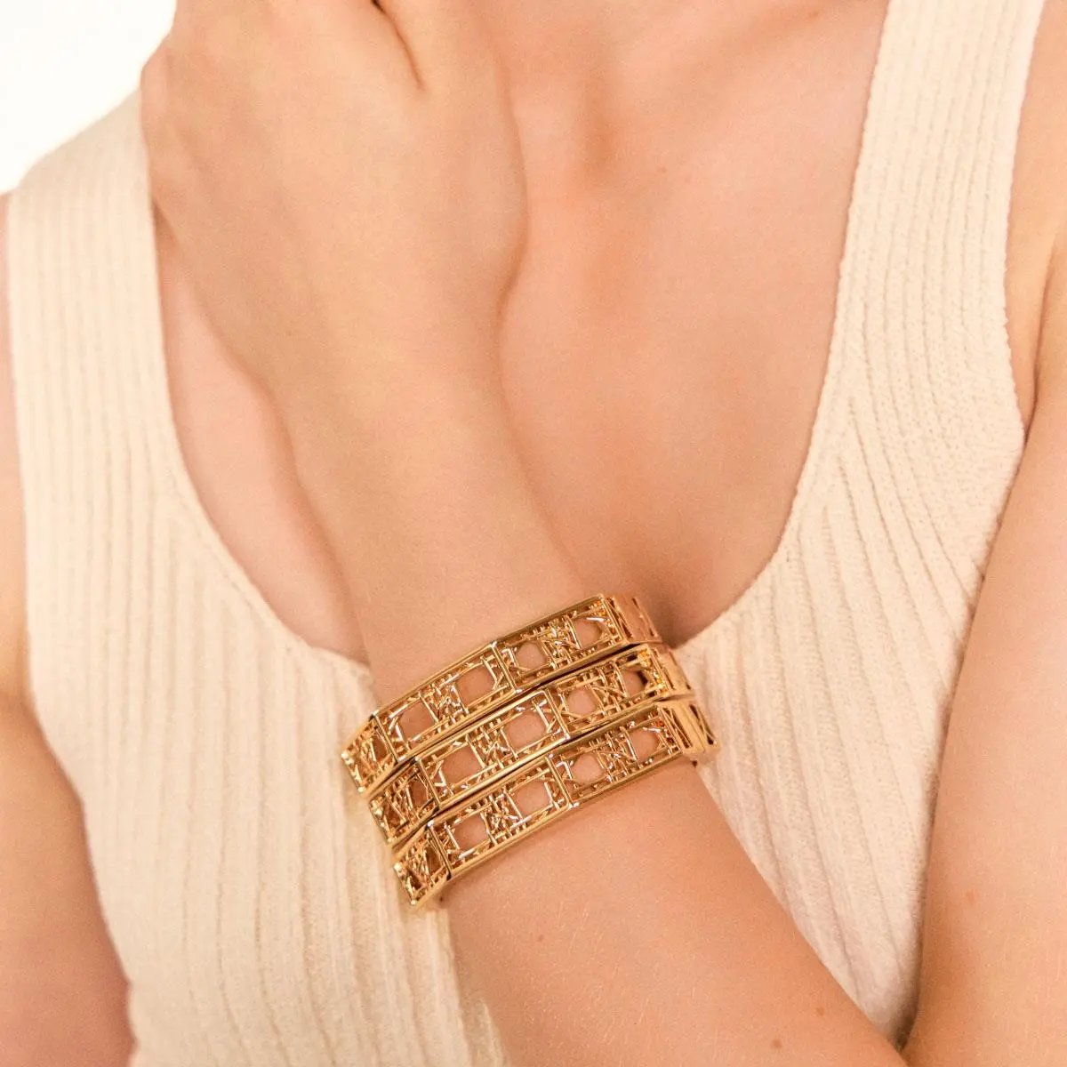 Brazalete Curvo vazado  - 2