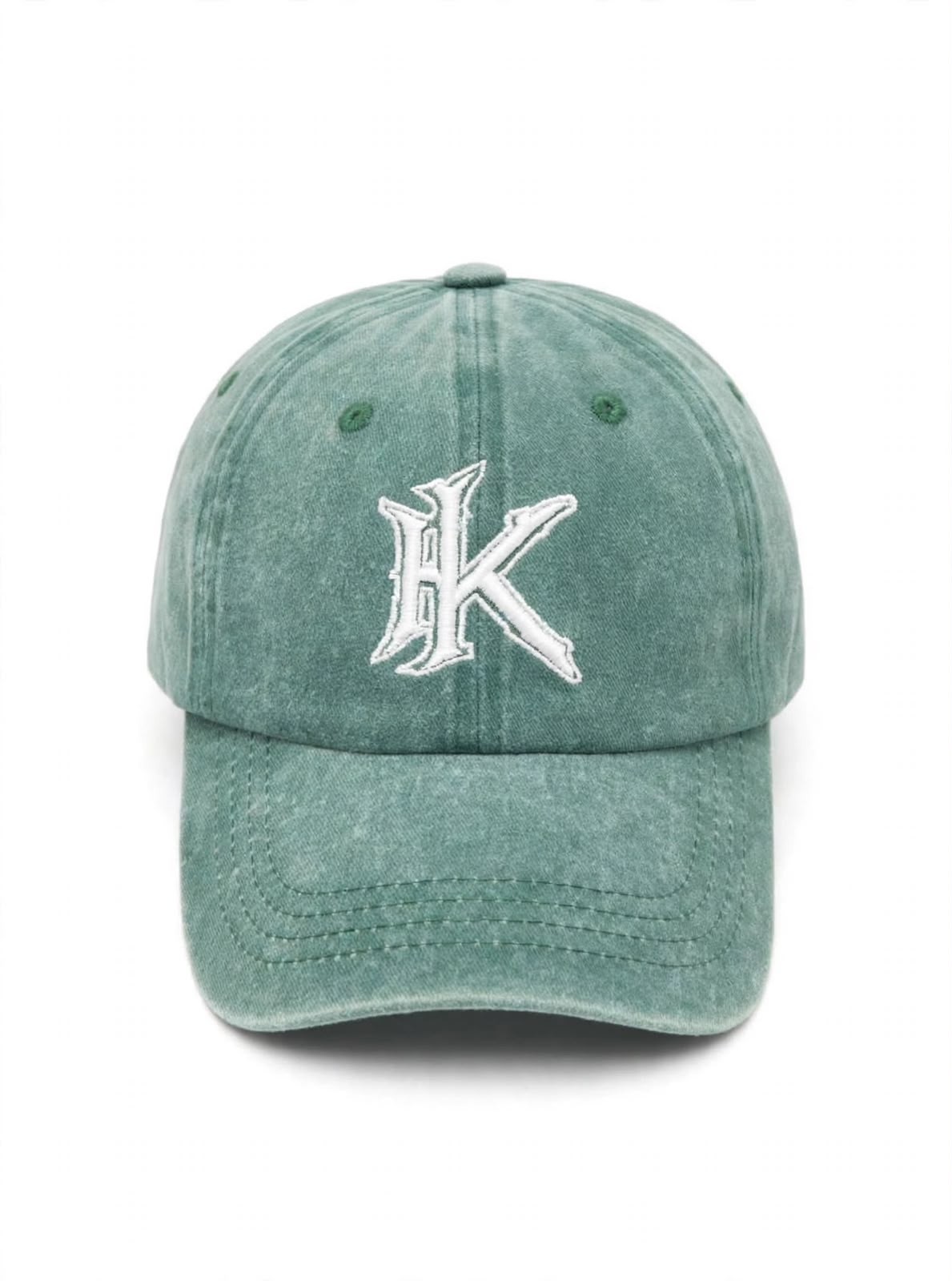 Gorra verde con bordado blanco de hk