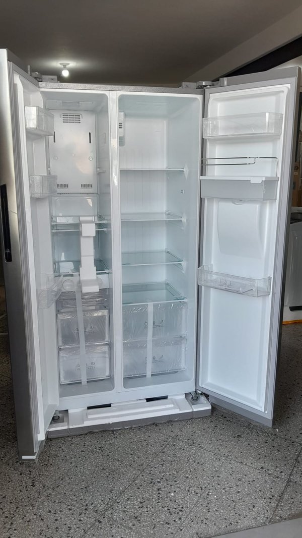 Heladera de 600 litros Frío/ Seco.