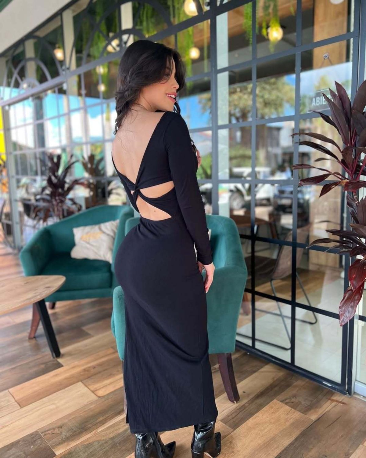 🖤 VESTIDO LARGO NEGRO CON ABERTURA LATERAL