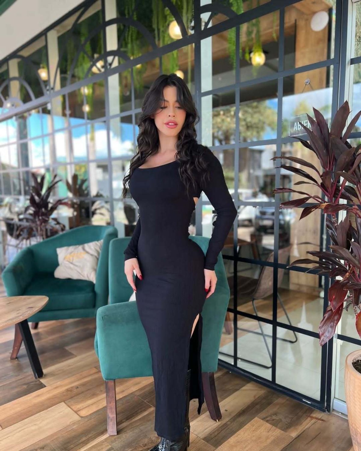 🖤 VESTIDO LARGO NEGRO CON ABERTURA LATERAL