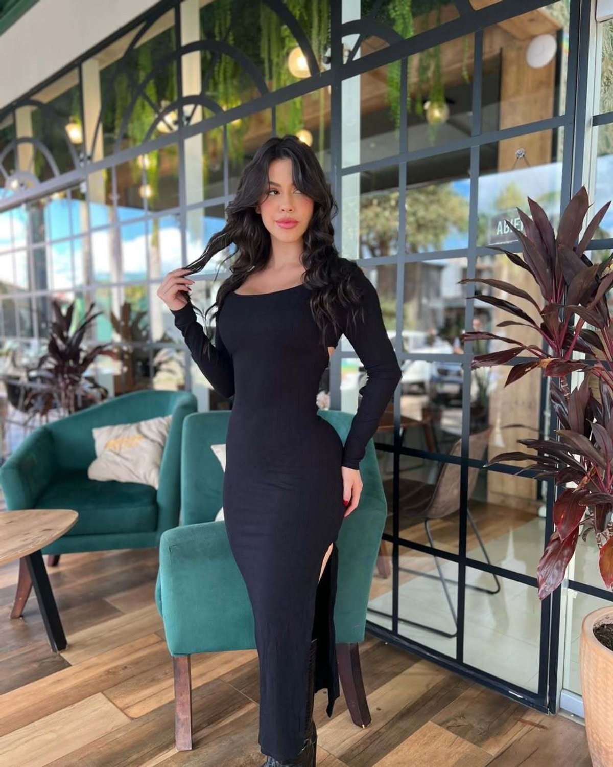 🖤 VESTIDO LARGO NEGRO CON ABERTURA LATERAL