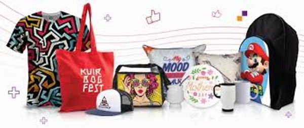 Merchandising (tazas, remeras, vinilos)