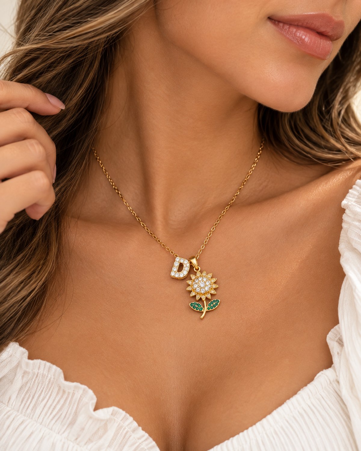 Collar Girasoles + inicial  - 2