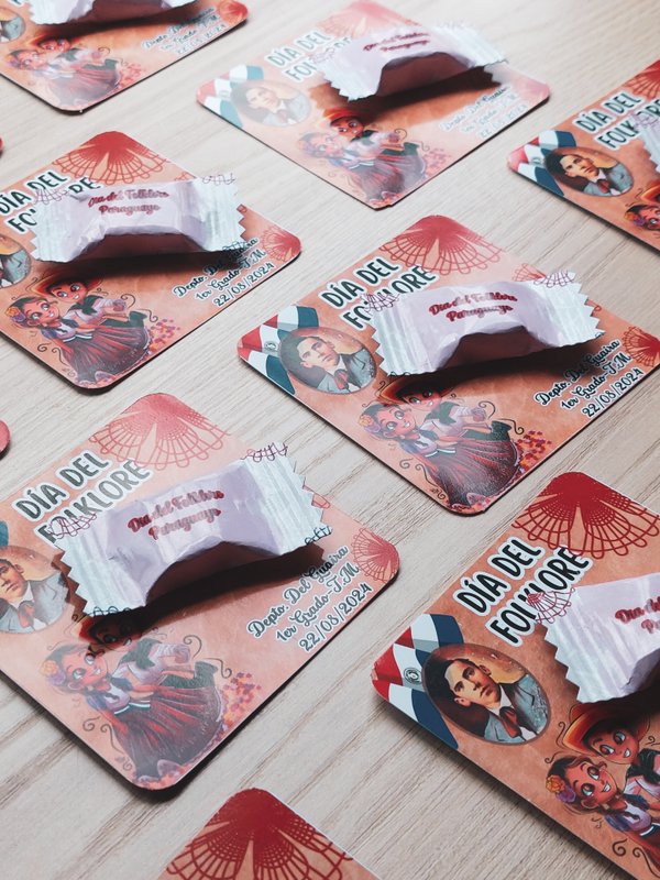 Caramelo con tarjeta