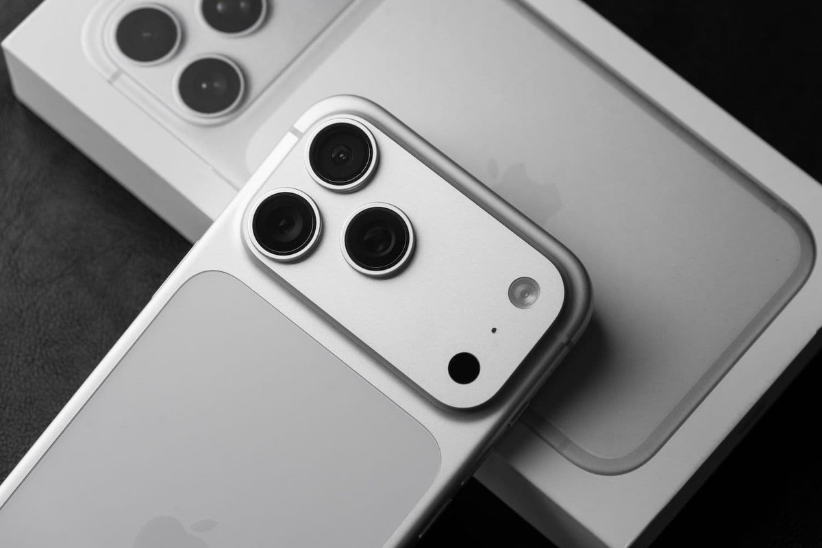 iPhone 18 Pro - 1TB Silver  - 4