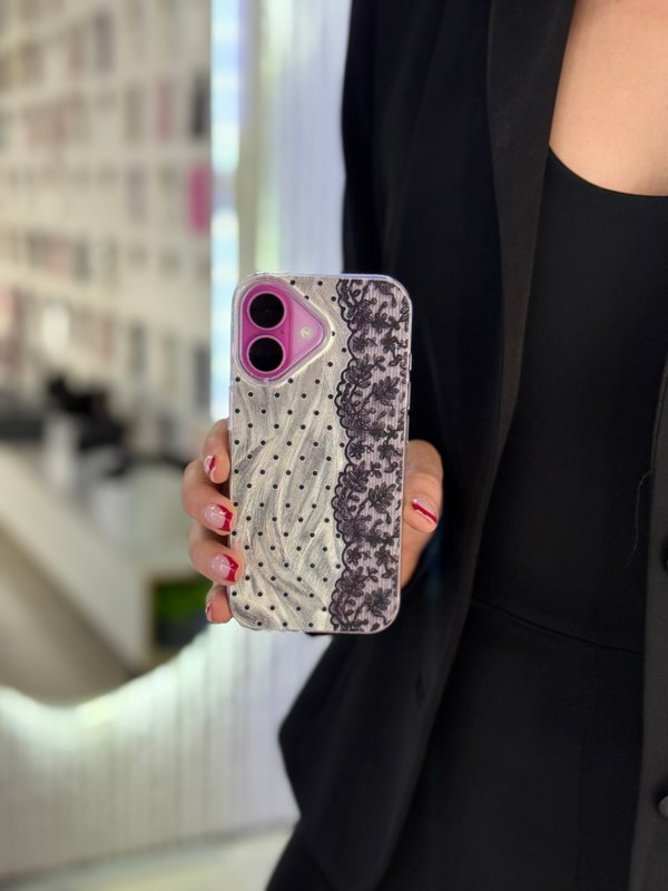 Case con motitas y encaje - iPhone 16/17 Normal 