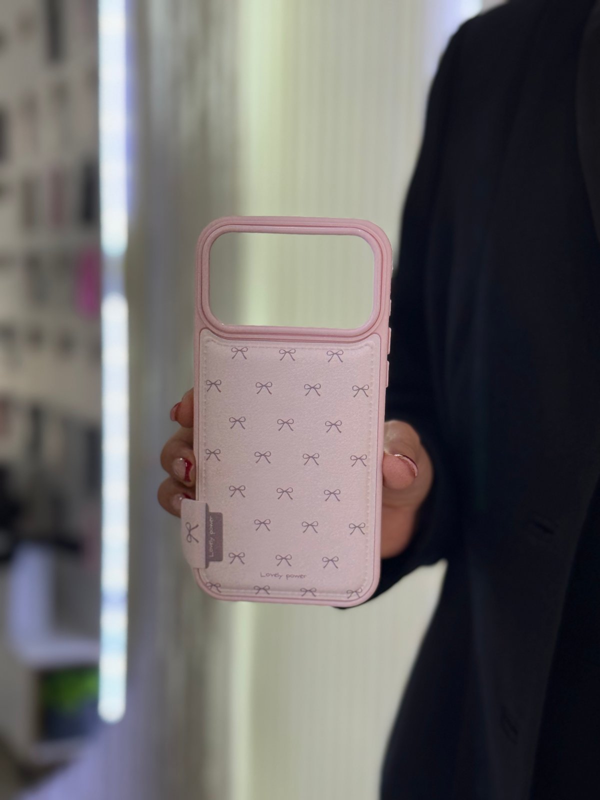 Case elegante con detalles de moñito - iPhone 17 Pro Max 