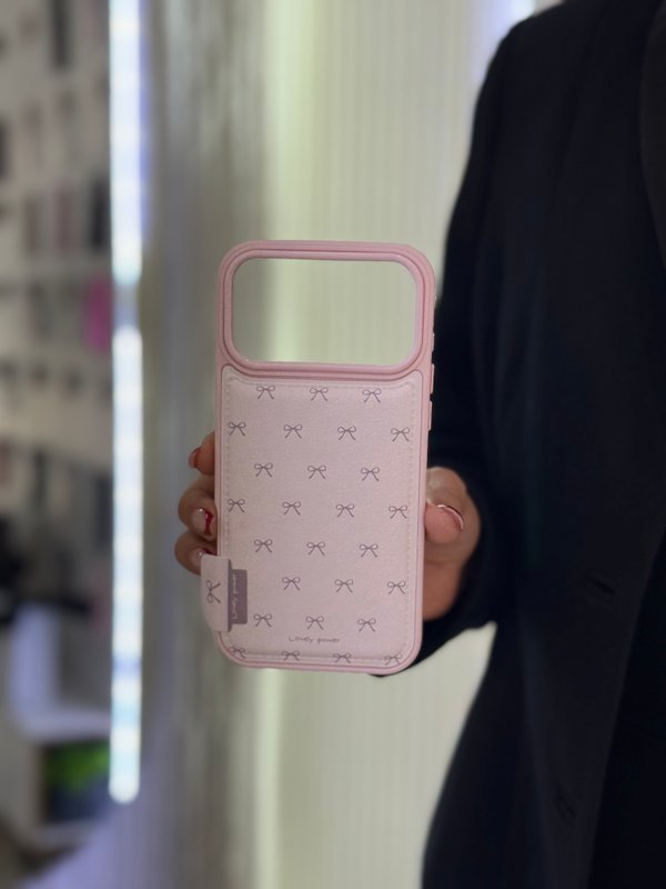 Case elegante con detalles de moñito - iPhone 17 Pro Max 