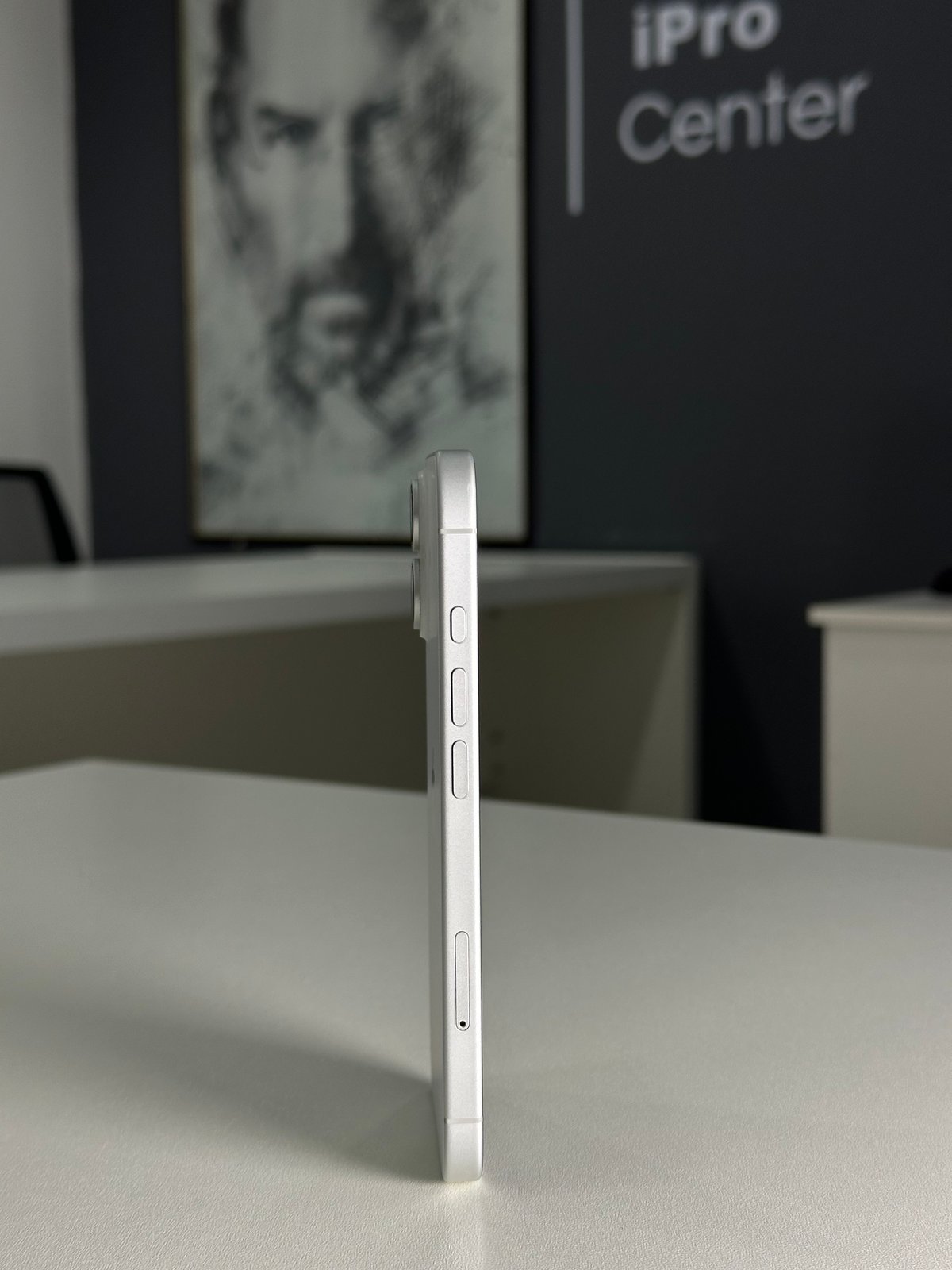 iPhone 16 Normal - Silver  - 3