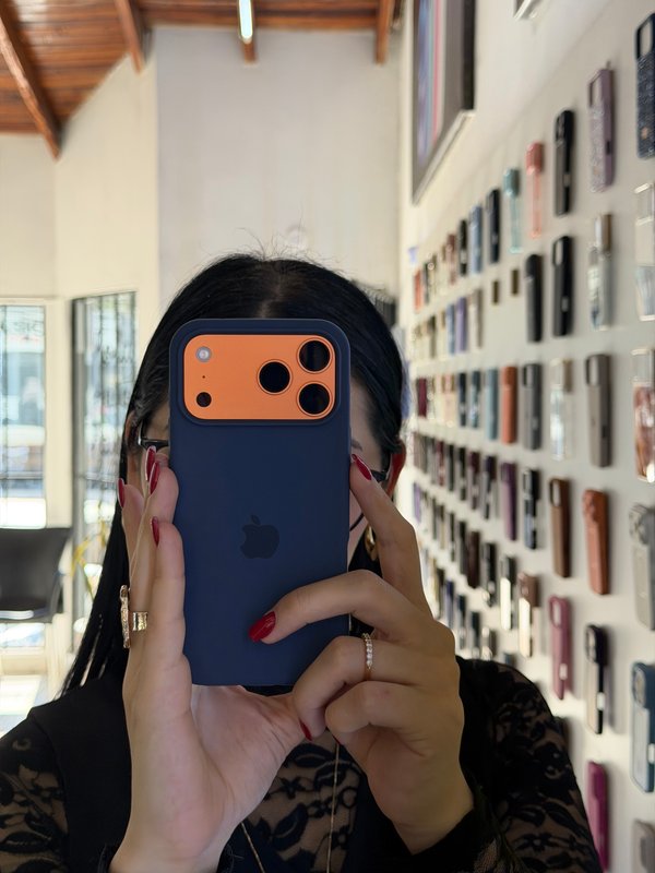 Case Silicona - iPhone 17 Pro Max